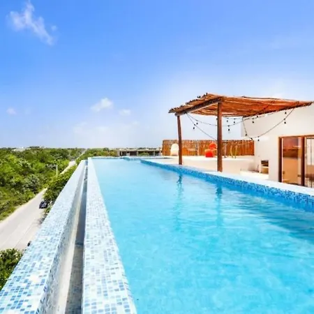 8Ppl Penthouse Private Pool Apartment